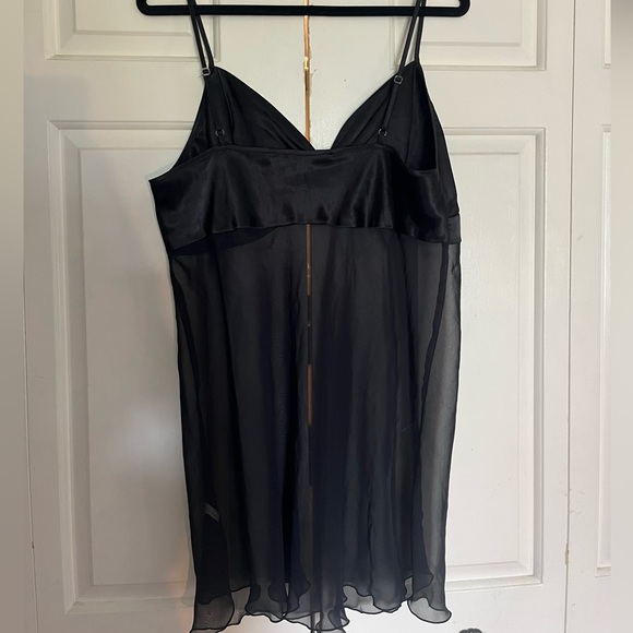 Black Mesh top/dress with V-neckline. - Picture 2 of 2